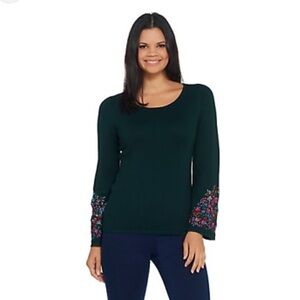 Whisper Knit by Louis Dell’Olio embroidered bell sleeve crewneck sweater. Large